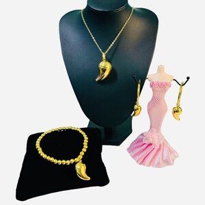 Elegant Gold Jewelry Set
